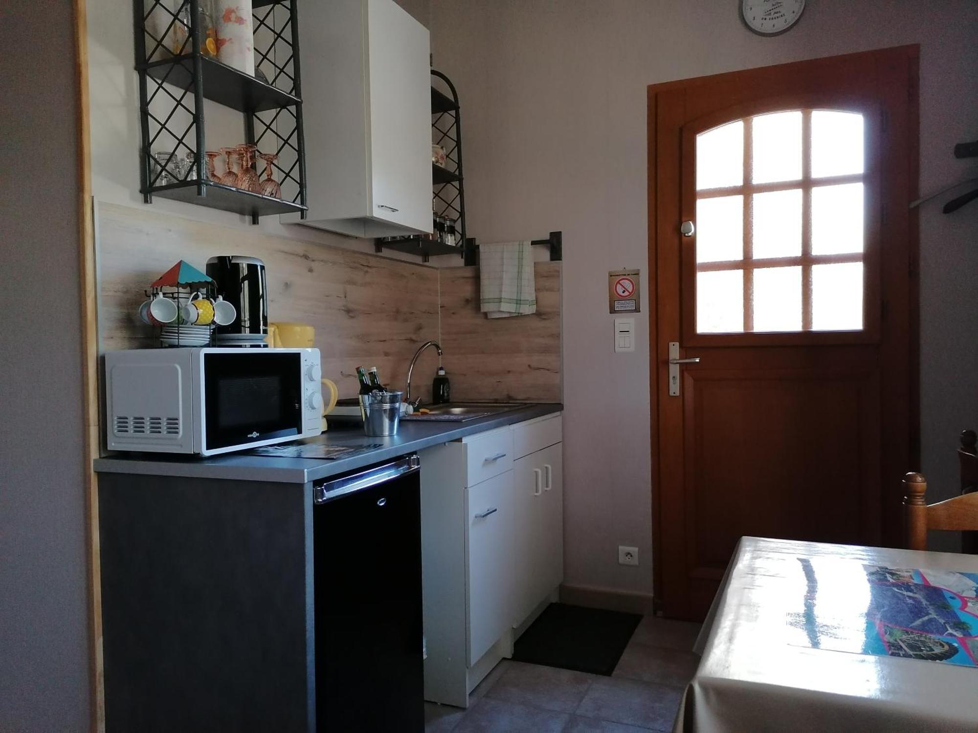 Studio Meuble Independant Chez L'Habitant Uchaux Eksteriør billede